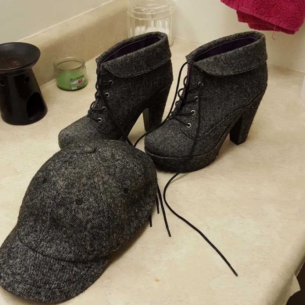 Size 6 Smokey Gray booties
